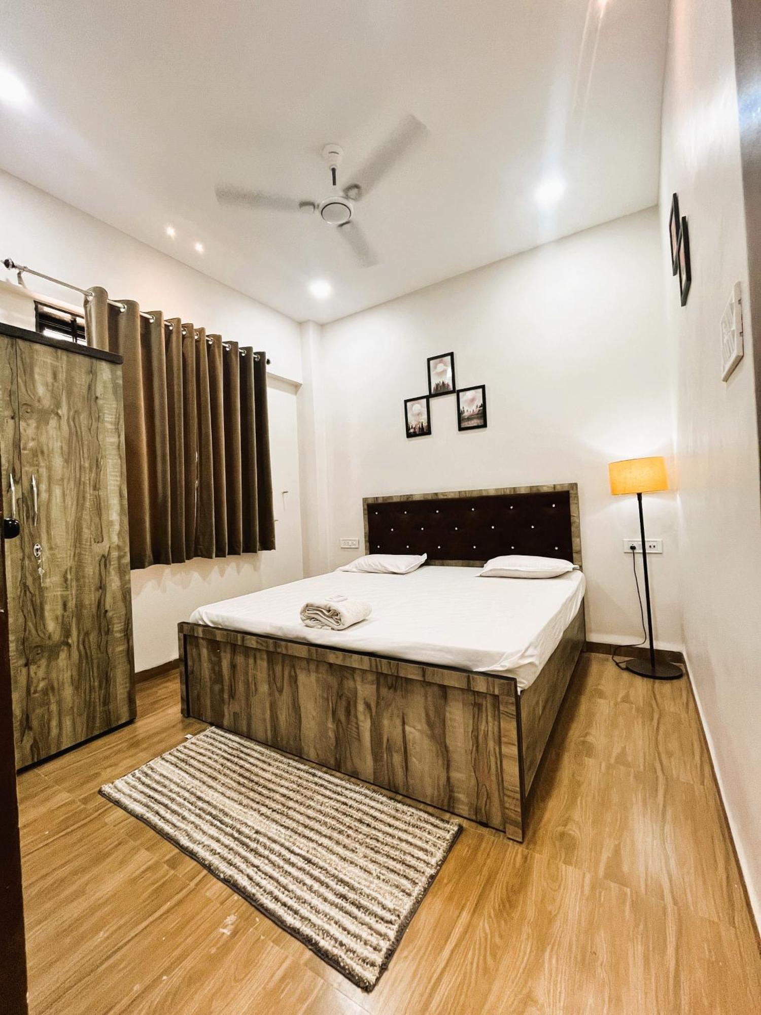 Shree Stay Inn Luxe' Holiday Home اوجاين المظهر الخارجي الصورة