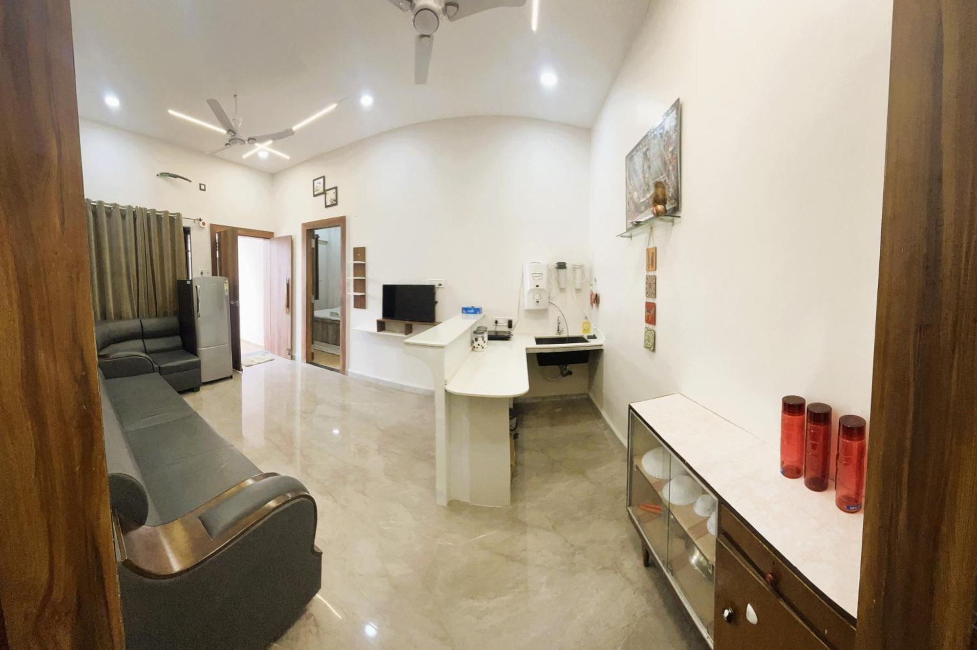 Shree Stay Inn Luxe' Holiday Home اوجاين المظهر الخارجي الصورة