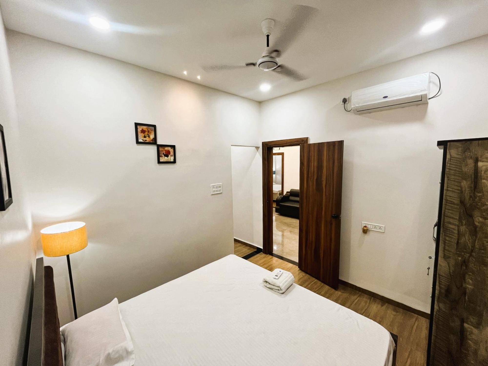 Shree Stay Inn Luxe' Holiday Home اوجاين المظهر الخارجي الصورة